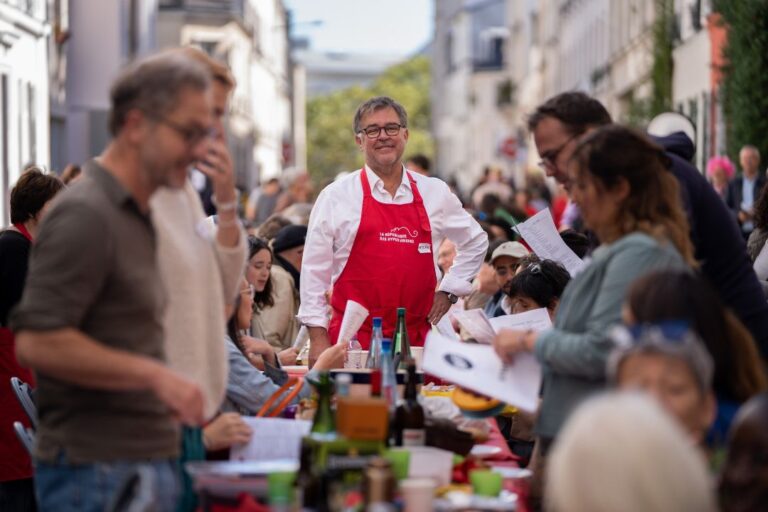 La République des Hyper Voisins